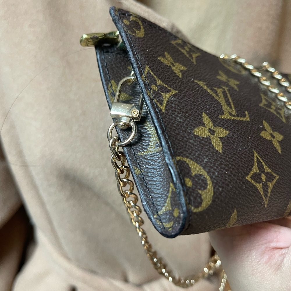 Authentic Louis Vuitton monogram accessory  pouch (D5002) - Picture 9 of 11